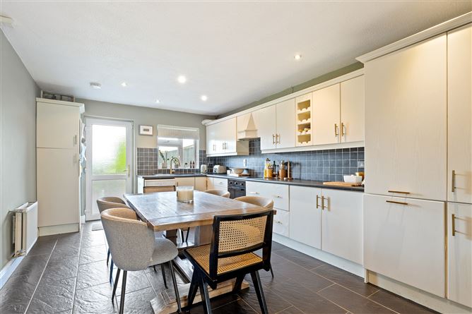 14 Manor Grove, Thornbury View, Rochestown, Cork