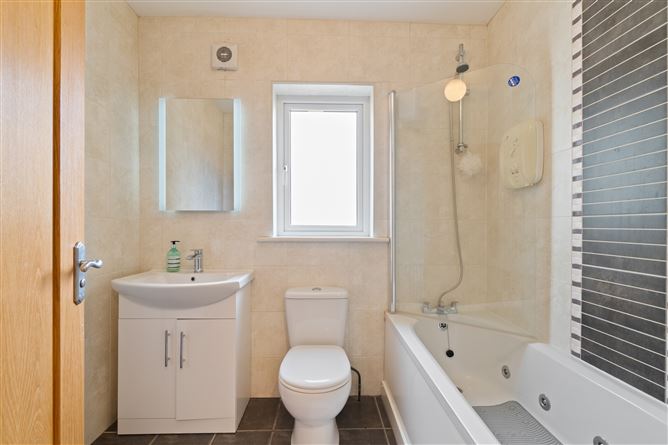 15 Cúirt Na hAbhann, Claregalway, Galway