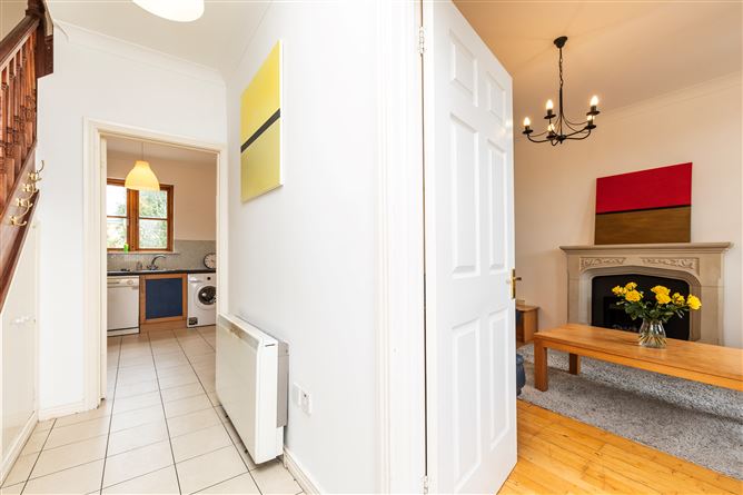 https://photos-a.propertyimages.ie/media/1/4/6/5017641/6156d050-ac7d-468e-aeca-22a0822afc53_l.jpg