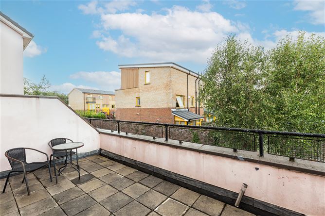 https://photos-a.propertyimages.ie/media/1/4/6/5017641/6156d050-ac7d-468e-aeca-22a0822afc53_l.jpg