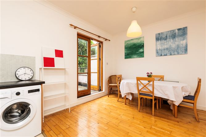 https://photos-a.propertyimages.ie/media/1/4/6/5017641/6156d050-ac7d-468e-aeca-22a0822afc53_l.jpg
