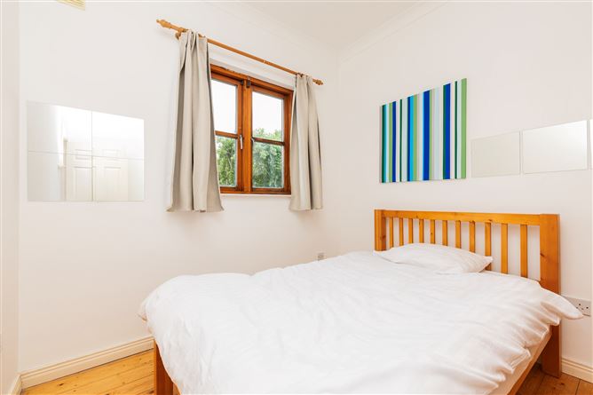 https://photos-a.propertyimages.ie/media/1/4/6/5017641/6156d050-ac7d-468e-aeca-22a0822afc53_l.jpg