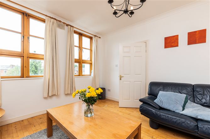 https://photos-a.propertyimages.ie/media/1/4/6/5017641/6156d050-ac7d-468e-aeca-22a0822afc53_l.jpg