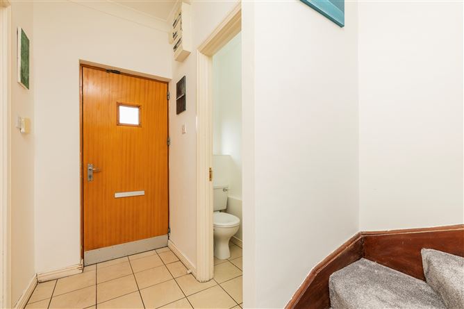 https://photos-a.propertyimages.ie/media/1/4/6/5017641/6156d050-ac7d-468e-aeca-22a0822afc53_l.jpg