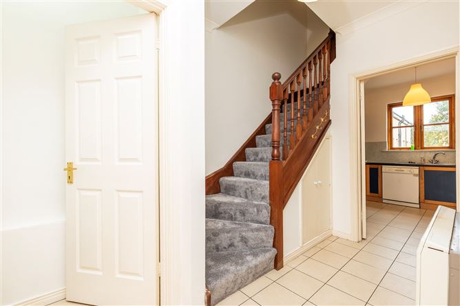 https://photos-a.propertyimages.ie/media/1/4/6/5017641/6156d050-ac7d-468e-aeca-22a0822afc53_l.jpg