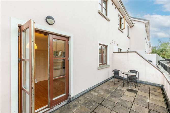 https://photos-a.propertyimages.ie/media/1/4/6/5017641/6156d050-ac7d-468e-aeca-22a0822afc53_l.jpg