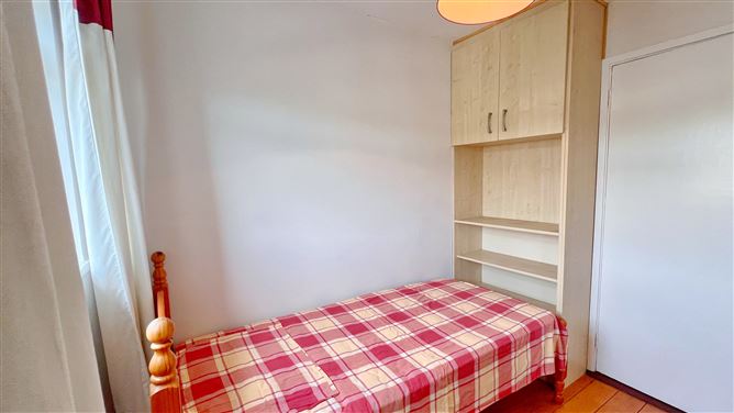 65 St Joseph's Place, Ballinasloe, Galway