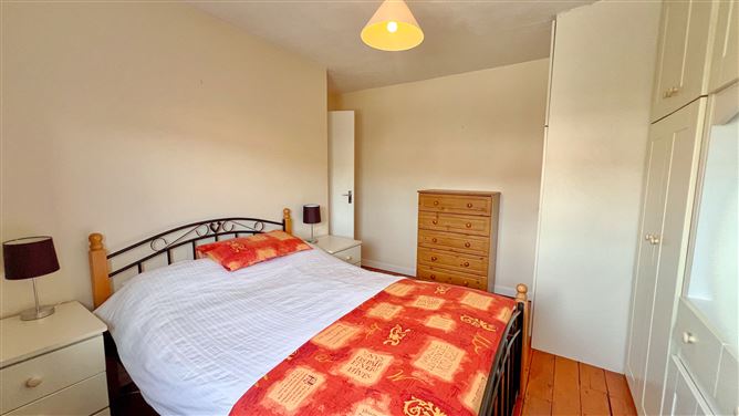 65 St Joseph's Place, Ballinasloe, Galway