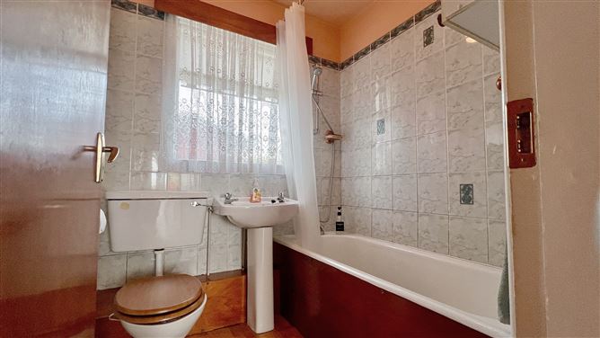 65 St Joseph's Place, Ballinasloe, Galway