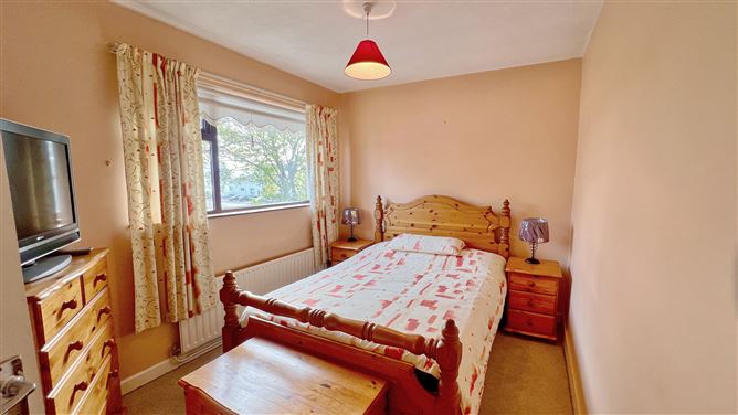 65 St Joseph's Place, Ballinasloe, Galway