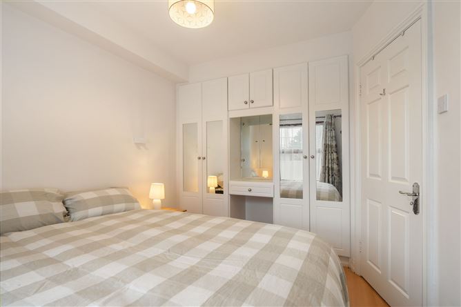 15 Thorncliffe, Dundrum Road, Milltown, Dublin 6