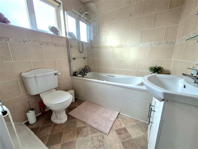 12 The Spires, Termonfeckin, Louth