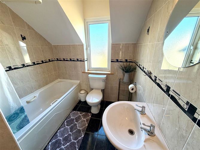 9 Cois Na H'abhainn, Gurteen, Co. Sligo