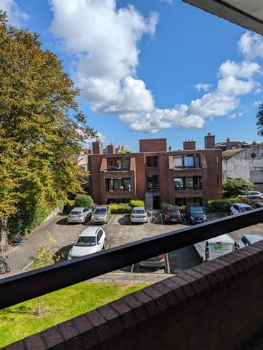 €1,975 / month