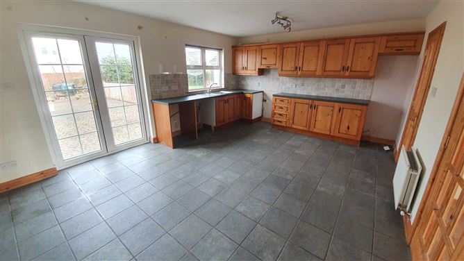 35 White Maples Drive, Church Road, Bundoran, County Donegal