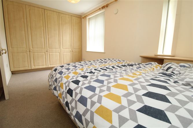 8 Clounalour Close, Tralee, Kerry