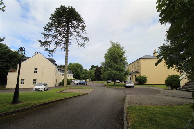 8 Clounalour Close, Tralee, Kerry