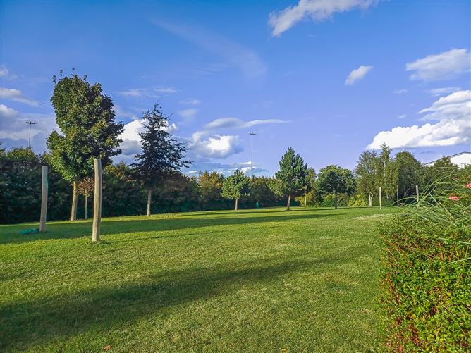 34 Rockview, Simon`s Ridge, Blackglen Road, Sandyford, Dublin 18