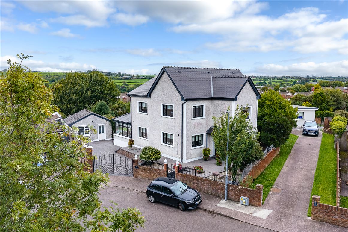 Photo 1 of 69 — Lothlorien, Larchfield Close, Commons Road, Cork