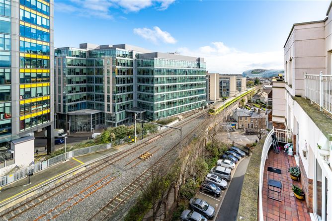 90 The Landsdowne, Pembroke Square, Grand Canal Dk, Dublin 4