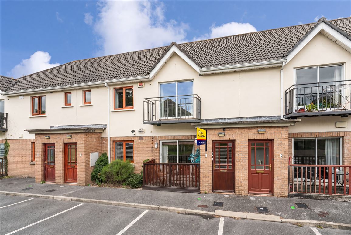 4 The Crescent, Larch Hill, Santry, Dublin 17