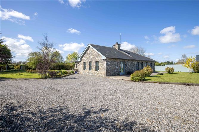 Tara Lodge, Riverstown, Tara, Kilmessan, Co. Meath