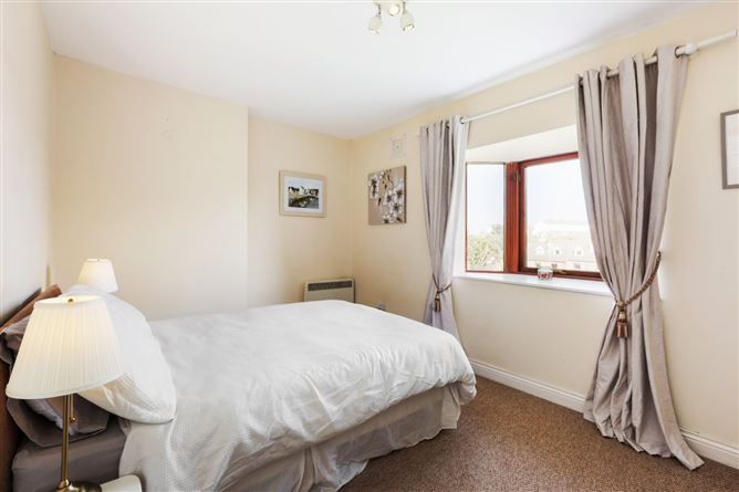 16 Riverside Walk, Clonskeagh, Dublin 6