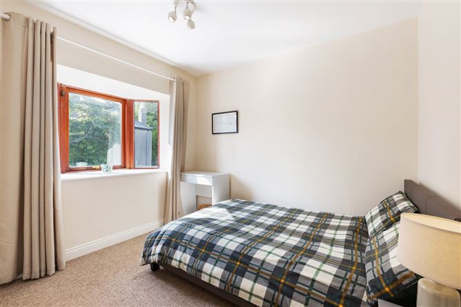 16 Riverside Walk, Clonskeagh, Dublin 6