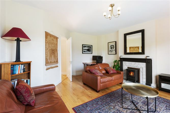16 Riverside Walk, Clonskeagh, Dublin 6