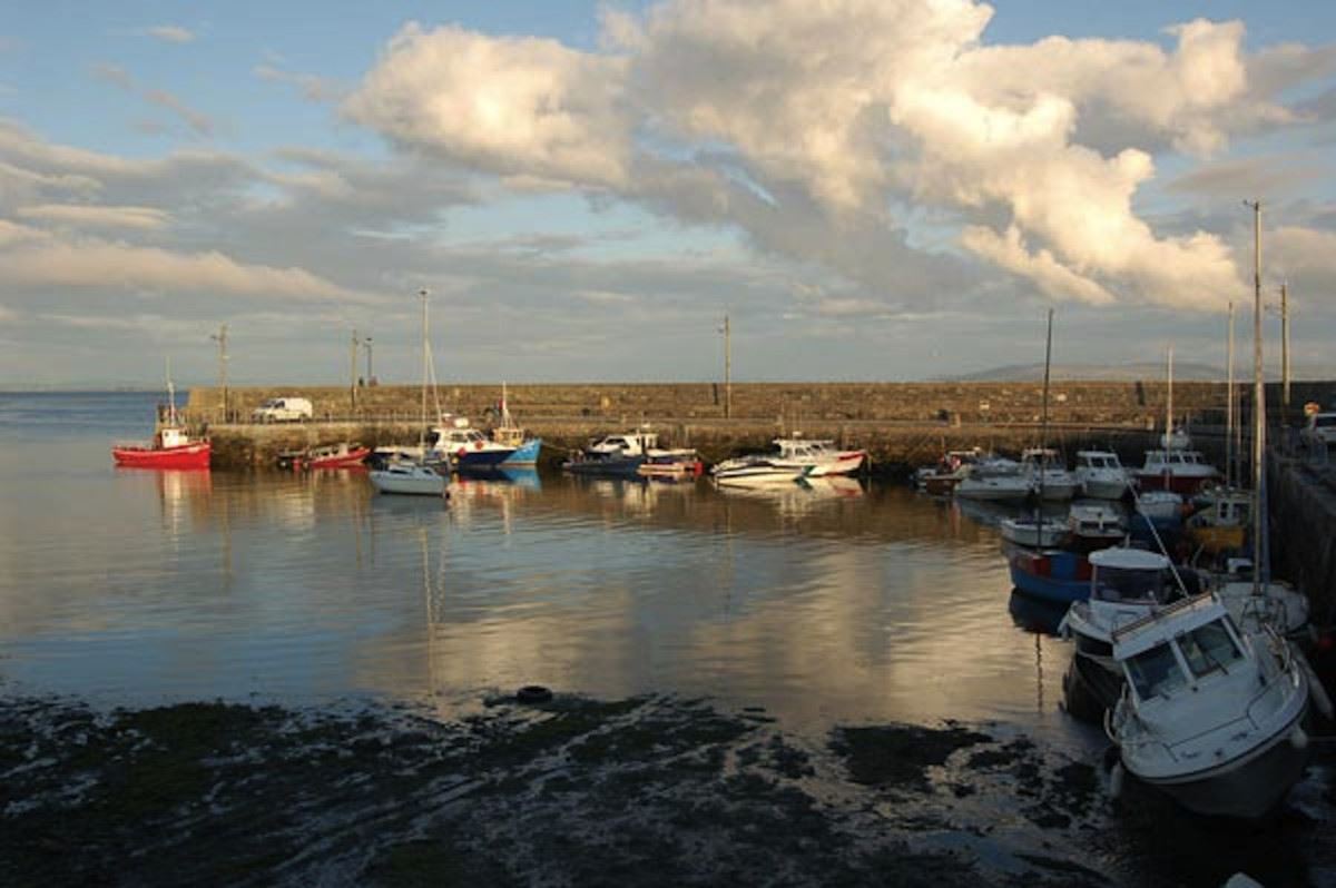 Cottages in Barna, Hot tub,