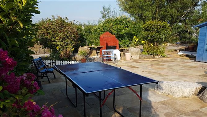 Cottages in Barna, Hot tub,