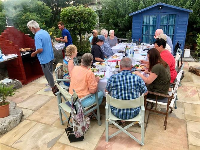 Cottages in Barna, Hot tub,