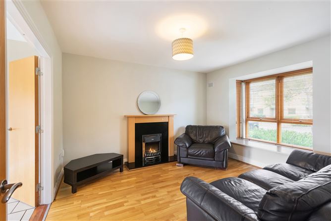 8 Hunters Lane, Hunters Wood, Ballycullen,   Dublin 24