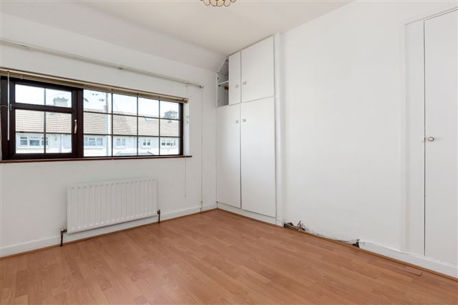 15 McKee Park, Off Blackhorse Ave, Dublin 7.