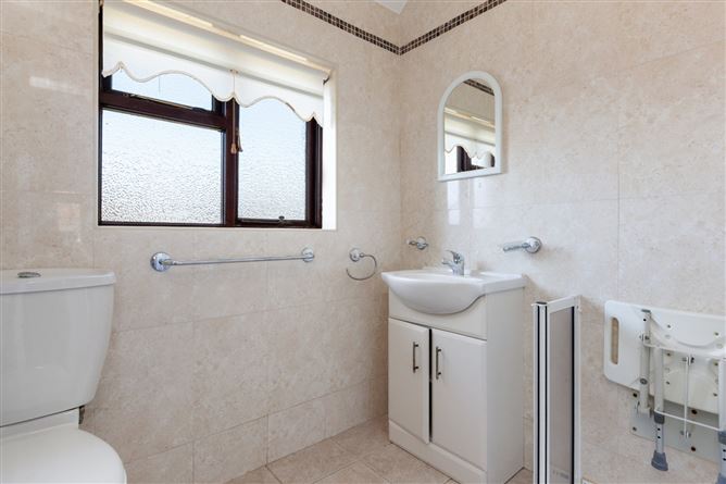 15 McKee Park, Off Blackhorse Ave, Dublin 7.