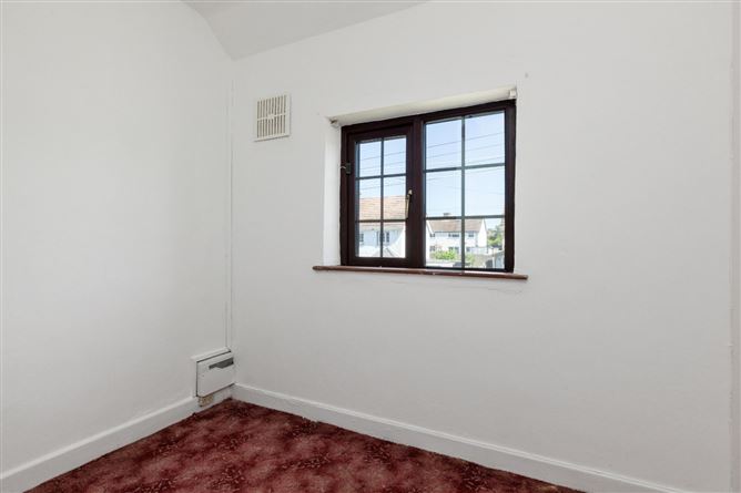 15 McKee Park, Off Blackhorse Ave, Dublin 7.