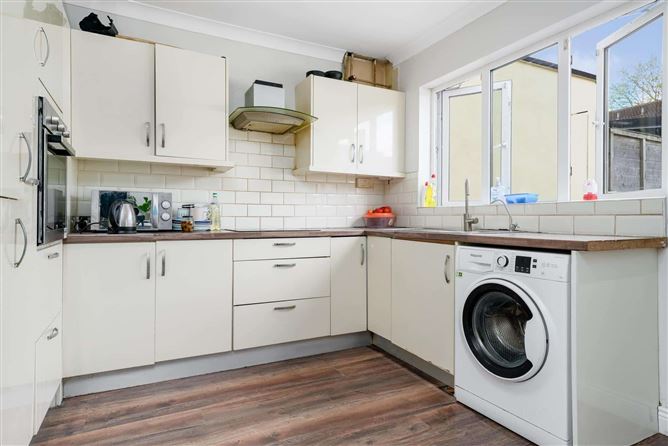 6 Woodford View, Clondalkin, Dublin 22