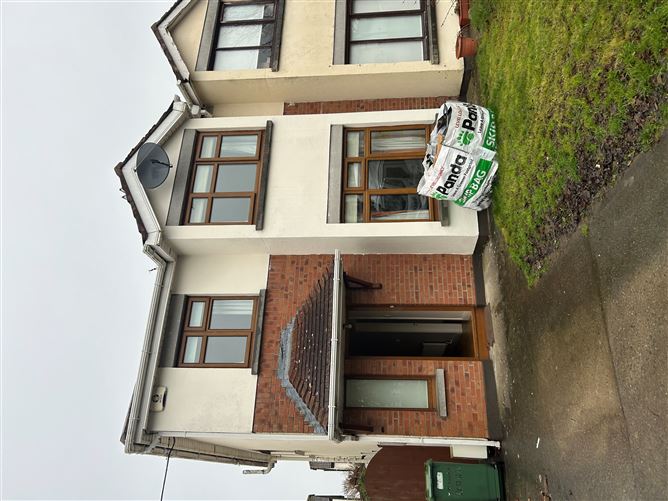 https://photos-a.propertyimages.ie/media/1/5/3/4953351/c7f9ff27-6593-4068-9904-406870c7949b_l.jpg