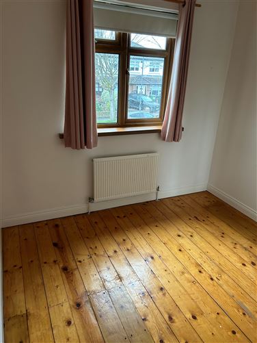 https://photos-a.propertyimages.ie/media/1/5/3/4953351/c7f9ff27-6593-4068-9904-406870c7949b_l.jpg
