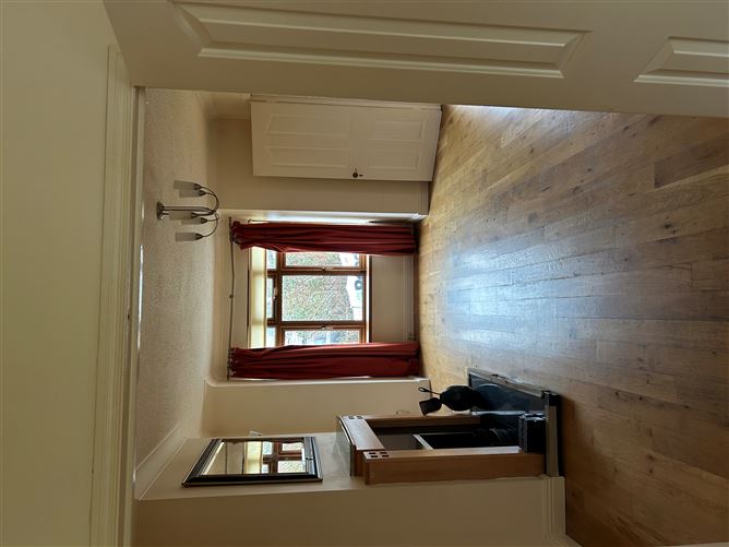https://photos-a.propertyimages.ie/media/1/5/3/4953351/c7f9ff27-6593-4068-9904-406870c7949b_l.jpg