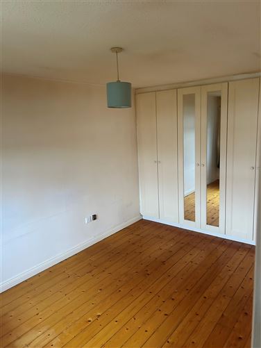 https://photos-a.propertyimages.ie/media/1/5/3/4953351/c7f9ff27-6593-4068-9904-406870c7949b_l.jpg