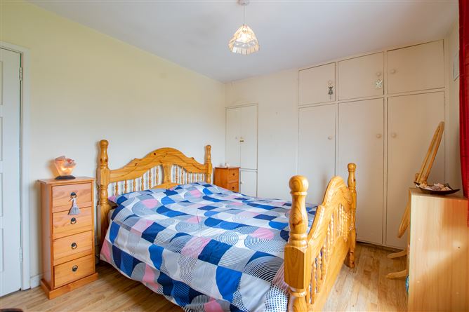 2 Derrygreenagh Park, Rochfortbridge, Westmeath
