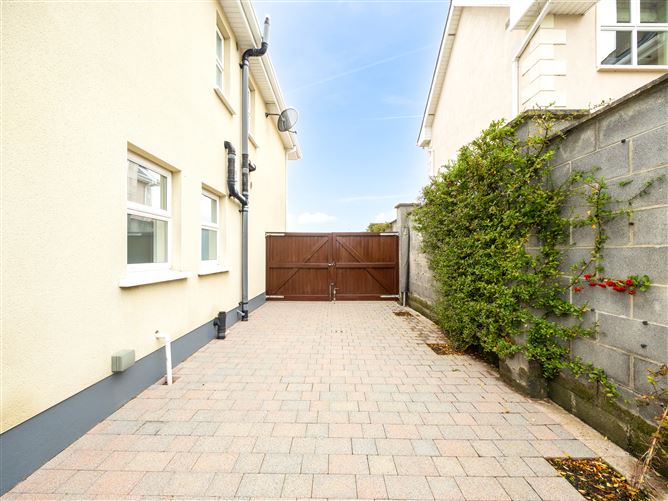 Bellview House, Green Road , Curragh, Kildare