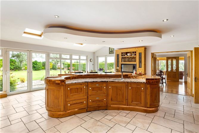 https://photos-a.propertyimages.ie/media/1/5/4/4944451/f157aa3c-f3d5-4579-8785-5012006e4246_l.jpg