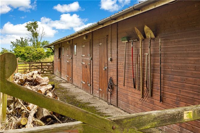 https://photos-a.propertyimages.ie/media/1/5/4/4944451/f157aa3c-f3d5-4579-8785-5012006e4246_l.jpg