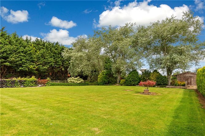 https://photos-a.propertyimages.ie/media/1/5/4/4944451/f157aa3c-f3d5-4579-8785-5012006e4246_l.jpg