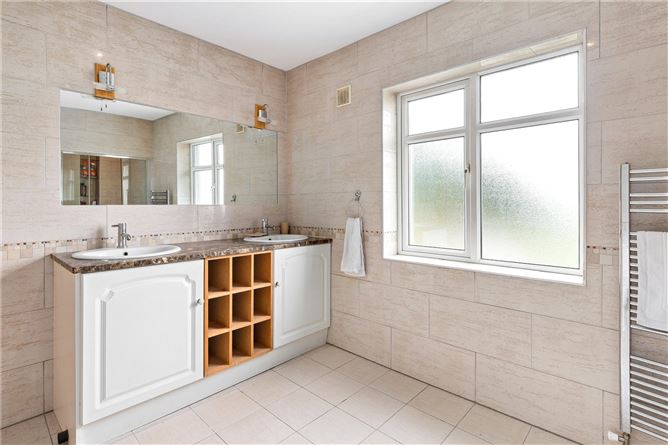 https://photos-a.propertyimages.ie/media/1/5/4/4944451/f157aa3c-f3d5-4579-8785-5012006e4246_l.jpg