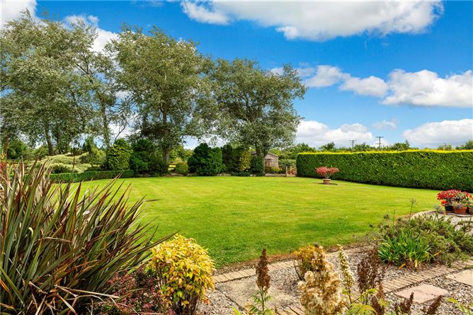 https://photos-a.propertyimages.ie/media/1/5/4/4944451/f157aa3c-f3d5-4579-8785-5012006e4246_l.jpg