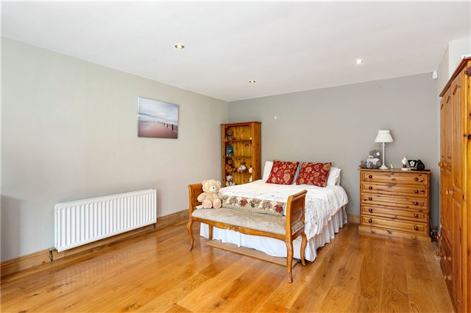 https://photos-a.propertyimages.ie/media/1/5/4/4944451/f157aa3c-f3d5-4579-8785-5012006e4246_l.jpg