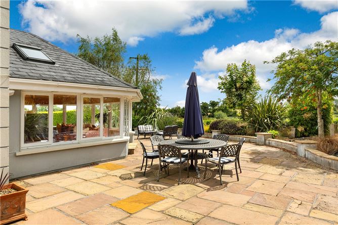 https://photos-a.propertyimages.ie/media/1/5/4/4944451/f157aa3c-f3d5-4579-8785-5012006e4246_l.jpg